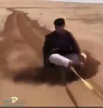 هواية التزلج على الرمال تَتسببّ على شاب بإصابات بليغة..!!