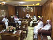 سياحة حائل تبحث مع مركز وبلدية جبة مناقشة تأهيل موقع الرسوم الصخرية في جبل أم سنمان
