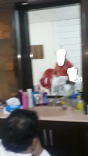 مقطع فيديو بحائل … يصور ( سروال ) في أحد صوالين الحلاقة يعتقد أنه يستخدم لتنظيف الأدوات