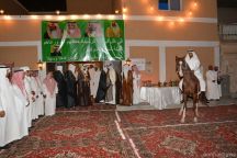 الناشط الحقوقي المعروف الشيخ مخلف بن دهام الشمري يقيم حفل تكريم للدكتور كساب العتيبي