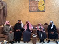 وكيل إمارة نجران ومدير عام تعليم البنات بمنطقة حائل سابقا سعادة الاستاذ القدير شديد المطيري ومشرف الجودة الشاملة بتعليم حائل الاستاذ الخلوق أحمد النعيس يطمئنان على الشاب نواف المسمار