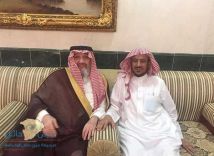 الأمير خالد بن طلال يزور الشيخ البريك في منزله بالرياض عقب خروجه من السجن