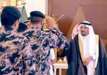 بالصور: أمير القصيم يدشن الزي الجديد لقوة أمن المنشآت بالمنطقة