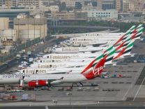 توقف الحركة الجوية في مطار دبي والشارقة بعد رصد طائرة بدون طيار