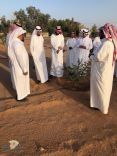 مدير زراعة حائل ومدير مركز البستنه بنجران في زيارة لمشتل الإدارة بالقاعد