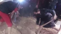 بالصور: فتح قبر امرأة في الاردن بعد سماع صوت داخله