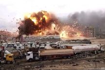 بالفيديو : انفجار هائل جداً في مصنع تستخدمه ميليشيات الحوثي في تخزين الاسلحة وسط صنعاء