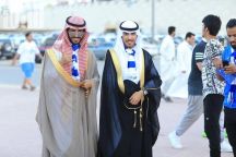 بالصور: منع جماهير “الهلال” من دخول الملعب بـ “البشوت” !