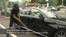 بالفيديو: رجل غاضب يدمّر مرسيدس S63 AMG بواسطة مضرب غولف