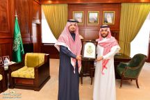 الأمير فيصل بن فهد بن مقرن استقبل السكرتير الأول بوزارة الخارجية مدير فرع مكتب الوزارة بمنطقة حائل