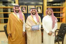 نائب أمير منطقة حائل يُدشن تطبيق ” جولات حائل “