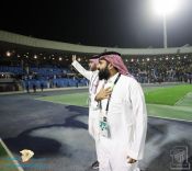 رئيس الاتحاد “يلمح” بحصول ناديه على الرخصة الآسيوية